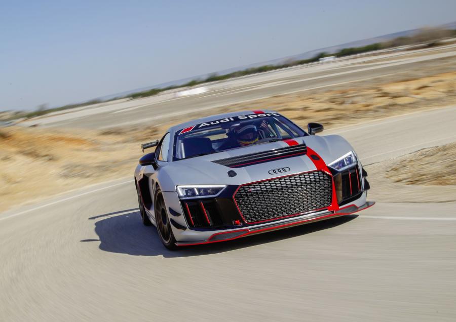 Audi R8 LMS GT4 2017 года  (фото 21 из 37)